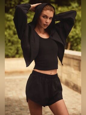 Alo Dolphin Playmaker shorts size XS